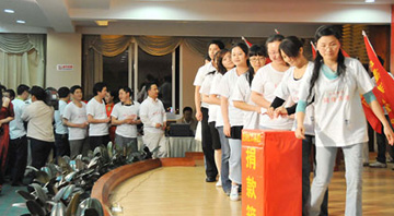 2010年3月，青海玉樹發生7.1級地震，全體橙樹 人再次第一時間行動起來為災區人民進行募捐活動